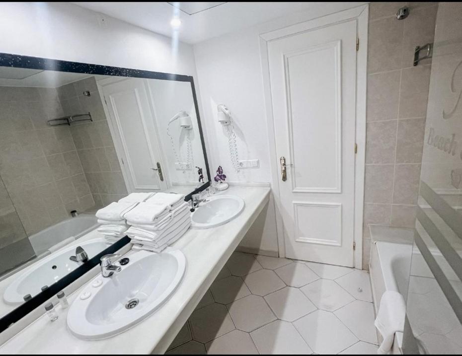 Miraflores Beach - Sea Front - Luxury Apartamento Mijas Exterior foto